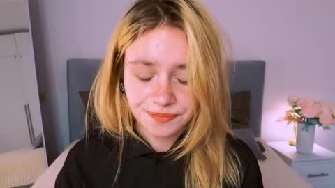 Snapshot of howimeturmum chatting on 10-10-25, 05:23 ash. see u on sunday online show from 10-10-25, 05:23