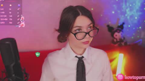 Snapshot of howtomeow chatting on 10-10-25, 05:01 Mia online show from 10-10-25, 05:01