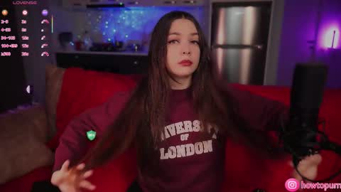 Snapshot of howtomeow chatting on 12-15-25, 05:17 Mia online show from 12-15-25, 05:17