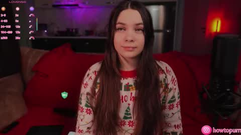 Snapshot of howtomeow chatting on 01-05-26, 05:38 Mia online show from 01-05-26, 05:38