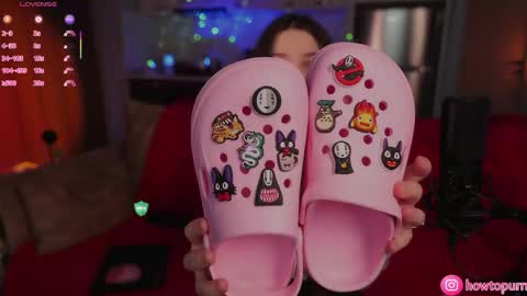 Snapshot of howtomeow chatting on 01-06-26, 05:16 Mia online show from 01-06-26, 05:16