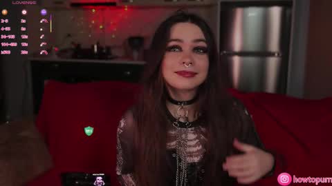 Snapshot of howtomeow chatting on 01-07-26, 05:48 Mia online show from 01-07-26, 05:48