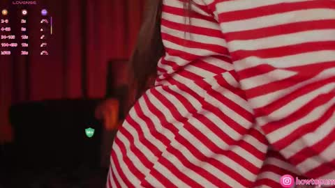 Snapshot of howtomeow chatting on 02-09-26, 05:06 Mia online show from 02-09-26, 05:06