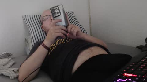Snapshot of hoyboydkk chatting on 06-01-26, 02:19 Christian online show from 06-01-26, 02:19