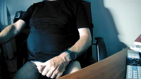 Snapshot of hpeter111 chatting on 07-15-26, 08:14 Peter online show from 07-15-26, 08:14