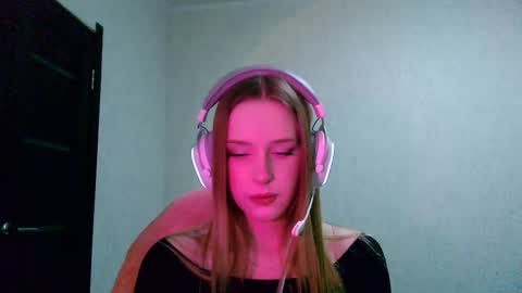 Snapshot of hrxxccvex chatting on 03-16-26, 03:16 Hikki online show from 03-16-26, 03:16