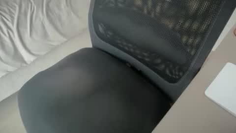 Snapshot of hshr13 chatting on 10-16-25, 06:58 hshr13 online show from 10-16-25, 06:58