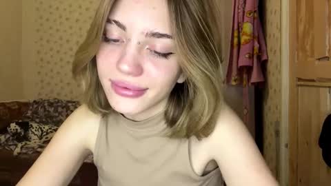 Snapshot of hsiuscherich chatting on 11-24-25, 10:04 hsiuscherich online show from 11-24-25, 10:04