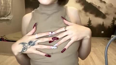 Snapshot of hsiuscherich chatting on 12-18-25, 02:12 hsiuscherich online show from 12-18-25, 02:12