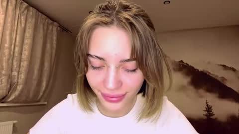 Snapshot of hsiuscherich chatting on 12-20-25, 03:19 hsiuscherich online show from 12-20-25, 03:19