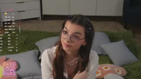 Diane online show from 10-16-25, 07:04