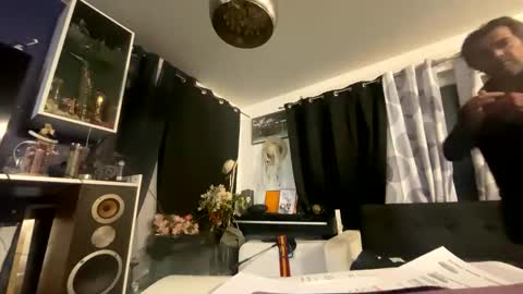 Snapshot of hubeer chatting on 04-29-26, 12:37 hubeer online show from 04-29-26, 12:37