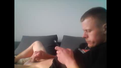 hubikush22 online show from 11-24-25, 02:39