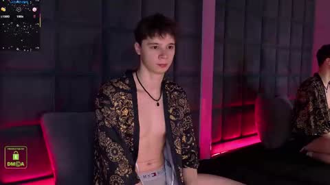 Snapshot of hugebangins_ chatting on 12-16-25, 04:39 ANTHONY online show from 12-16-25, 04:39