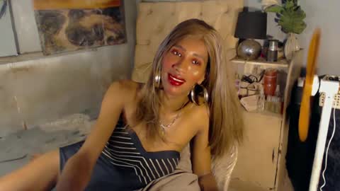 hugecock_caramel online show from 06-24-26, 04:22
