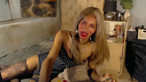 hugecock_caramel online show from 07-01-26, 08:52