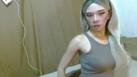 Cara online show from 10-22-25, 02:34