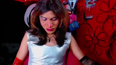 Snapshot of hugedaneska chatting on 02-10-26, 09:41 Danezka online show from 02-10-26, 09:41