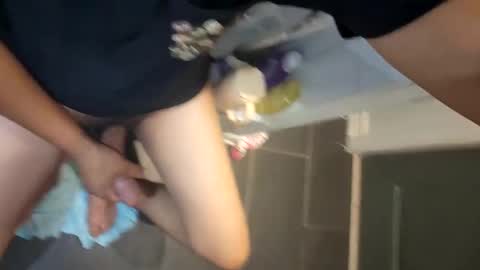 Snapshot of hugedicklee97 chatting on 10-31-25, 08:59 hugedicklee97 online show from 10-31-25, 08:59