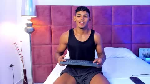 Snapshot of hugo_cano chatting on 09-11-25, 02:06 Hugo Cano online show from 09-11-25, 02:06