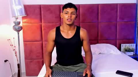 Snapshot of hugo_cano chatting on 09-15-25, 08:53 Hugo Cano online show from 09-15-25, 08:53