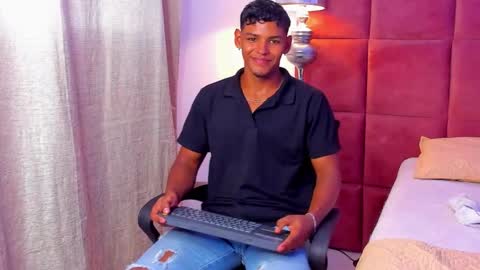 Snapshot of hugo_cano chatting on 10-11-25, 09:46 Hugo Cano online show from 10-11-25, 09:46