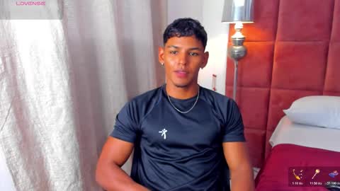 Snapshot of hugo_cano chatting on 11-15-25, 09:11 Hugo Cano online show from 11-15-25, 09:11