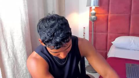 Snapshot of hugo_cano chatting on 11-16-25, 07:52 Hugo Cano online show from 11-16-25, 07:52