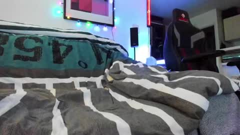 Hugo online show from 12-25-24, 03:49