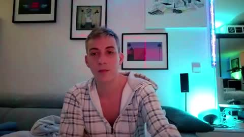 Hugo online show from 03-02-25, 03:48