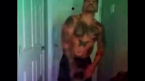 Snapshot of huidos2006 chatting on 10-14-25, 01:50 huidos2006 online show from 10-14-25, 01:50