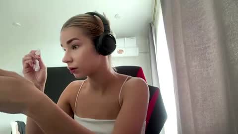 Tessa  online show from 07-30-26, 08:57