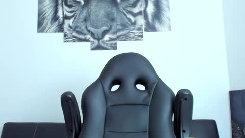 Snapshot of humber_eli chatting on 10-01-25, 11:33 Eli online show from 10-01-25, 11:33