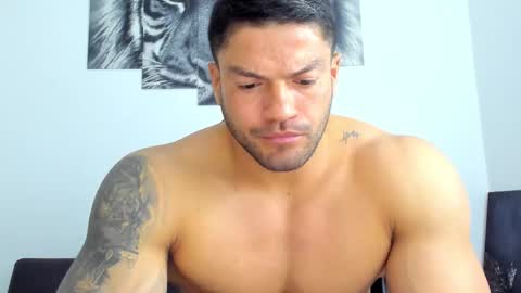 Snapshot of humber_eli chatting on 10-28-25, 01:42 Eli online show from 10-28-25, 01:42