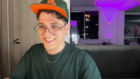 Snapshot of hun_damer chatting on 09-20-25, 01:06 hun_damer online show from 09-20-25, 01:06