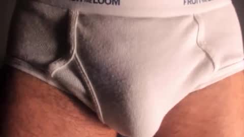 Snapshot of hung_dude_19 chatting on 11-04-25, 04:33 Jackson Woods online show from 11-04-25, 04:33