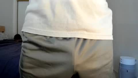 Snapshot of hung_dude_19 chatting on 04-18-26, 10:43 Jackson Woods online show from 04-18-26, 10:43