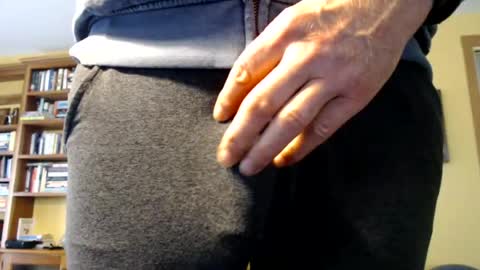Big uncut cock dripping online show from 07-26-26, 06:59
