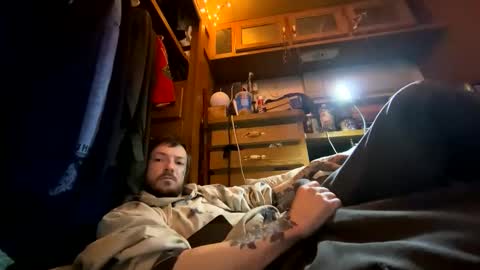 Snapshot of hungcocklg chatting on 12-15-25, 01:21 hungcocklg online show from 12-15-25, 01:21