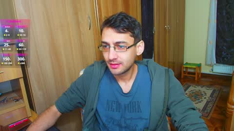 Snapshot of hungeddy chatting on 12-25-24, 11:33 Eddy online show from 12-25-24, 11:33