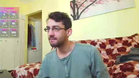 Snapshot of hungeddy chatting on 03-09-25, 12:09 Eddy online show from 03-09-25, 12:09