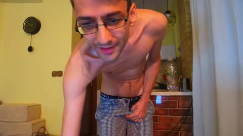 Snapshot of hungeddy chatting on 09-29-25, 08:02 Eddy online show from 09-29-25, 08:02
