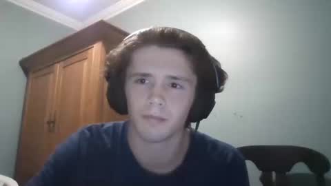 Snapshot of hunglikecrazyy chatting on 06-08-26, 03:40 Tyler online show from 06-08-26, 03:40