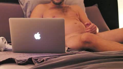 Snapshot of hungm4fun101 chatting on 10-25-25, 03:03 hungm4fun101 online show from 10-25-25, 03:03