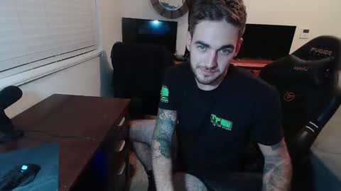 hungmtnman2256 online show from 11-03-25, 06:03