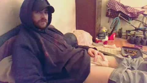 Snapshot of hungsubbb chatting on 11-24-25, 04:23 Boi online show from 11-24-25, 04:23