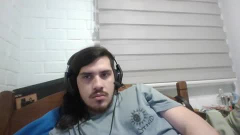 Snapshot of hungweeb chatting on 01-15-25, 03:33 Rod online show from 01-15-25, 03:33
