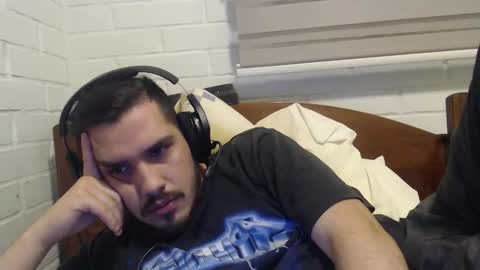 Snapshot of hungweeb chatting on 02-03-25, 03:53 Rod online show from 02-03-25, 03:53