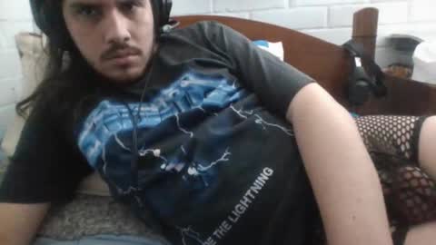 Snapshot of hungweeb chatting on 03-01-25, 02:59 Rod online show from 03-01-25, 02:59