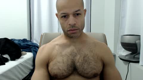 Snapshot of hungxpert chatting on 02-18-25, 01:21 hungxpert online show from 02-18-25, 01:21